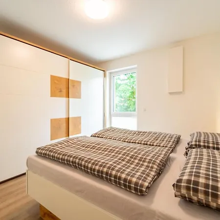 Moderne Mit Sups, Balkon Und Parkplatz *